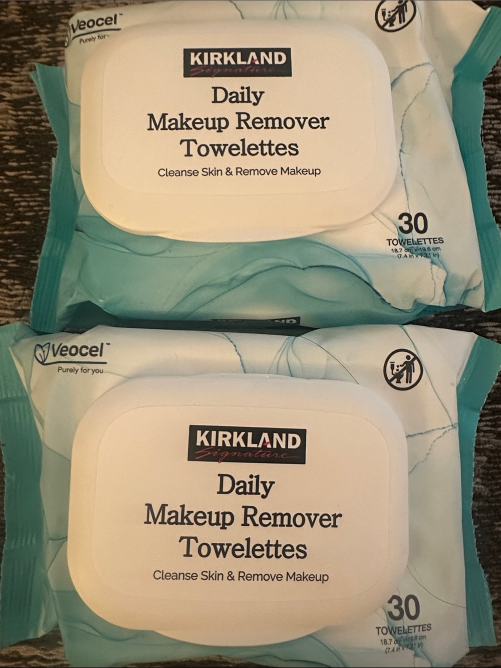 Kirkland Signature Daily Makeup Remover Towelettes 2 pkg/ 30 each Exp. 2027